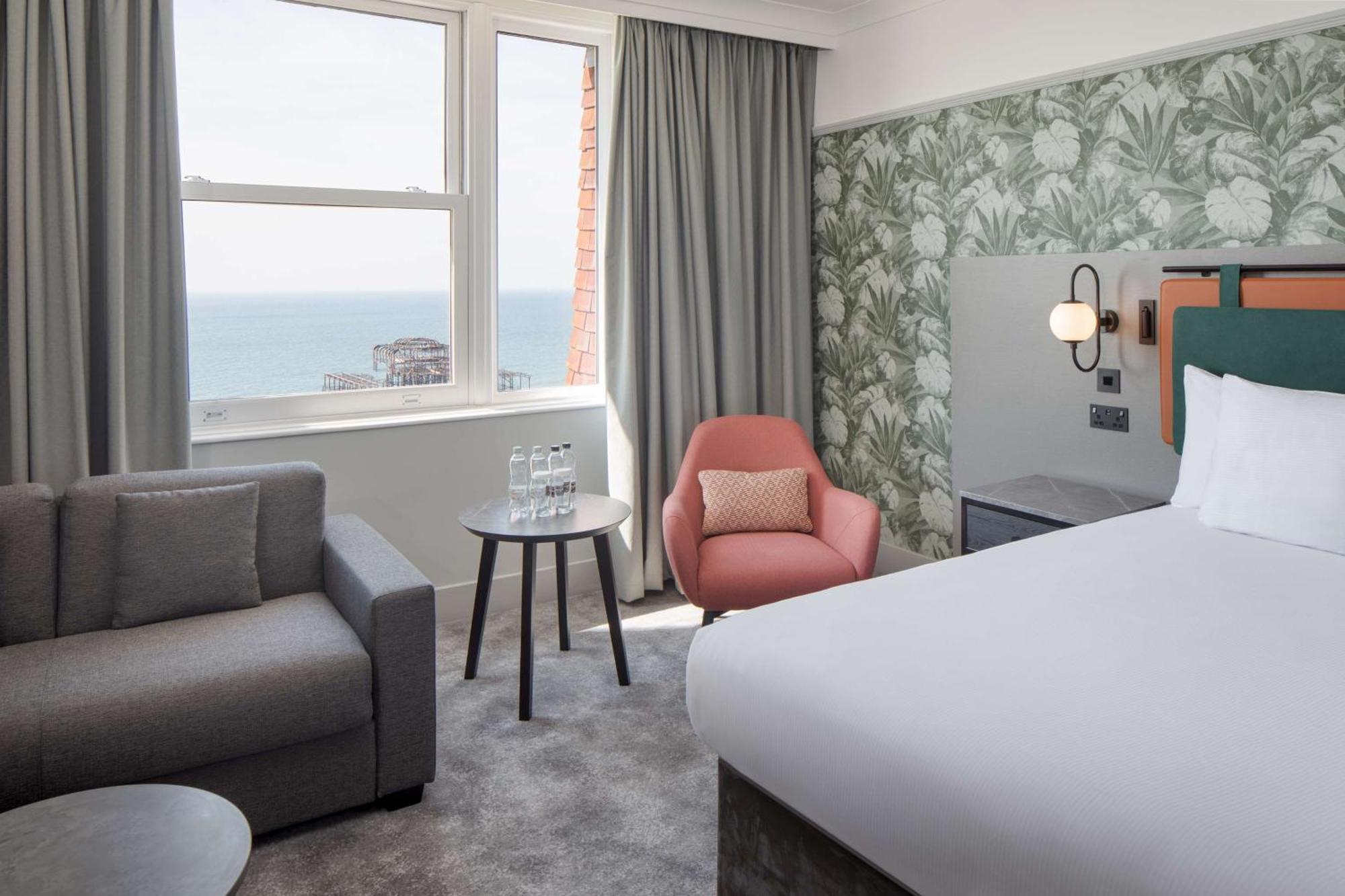 Doubletree By Hilton Brighton Metropole Hotell Exteriör bild