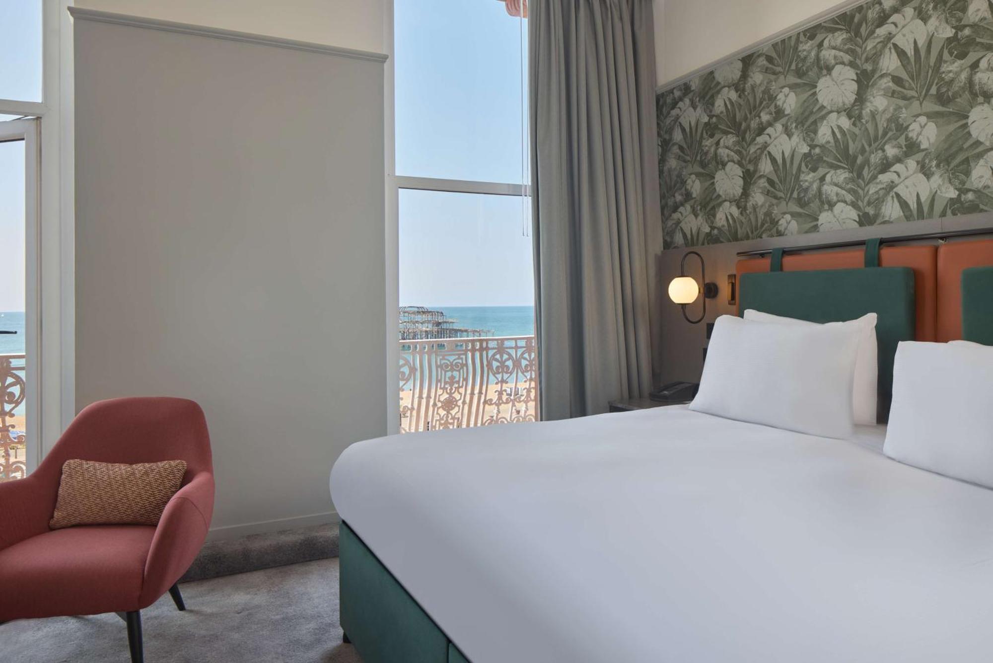 Doubletree By Hilton Brighton Metropole Hotell Exteriör bild